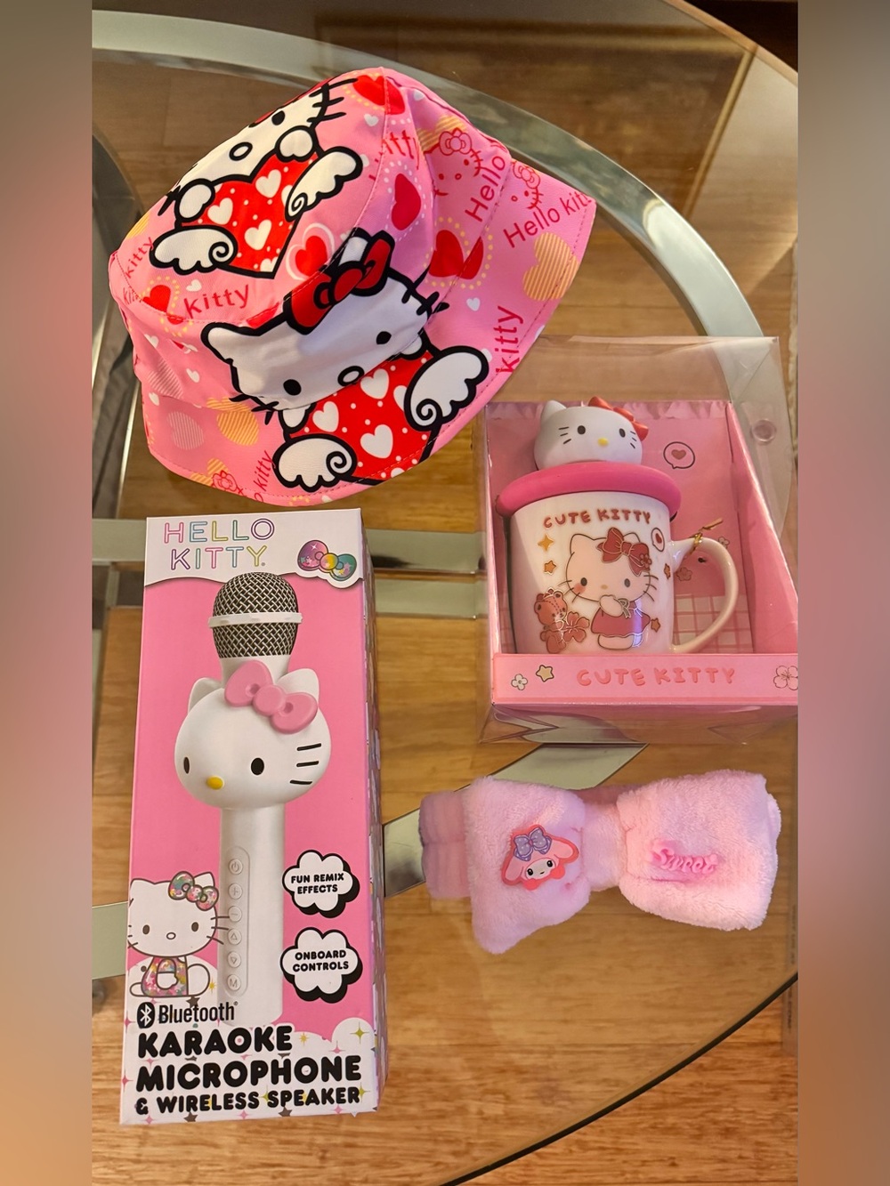 Hello Kitty Pink Kids Karaoke Microphone & Accessories Set
4 pieces